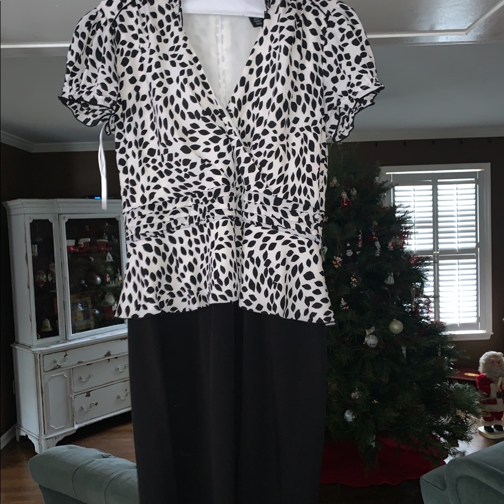 WHBM Dress. Excellent condition.